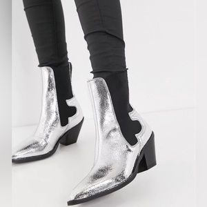 New NWOT All Saints Sara Leather Silver Size US 9M/EU40/UK7 SKU#34ZW0146-SLV